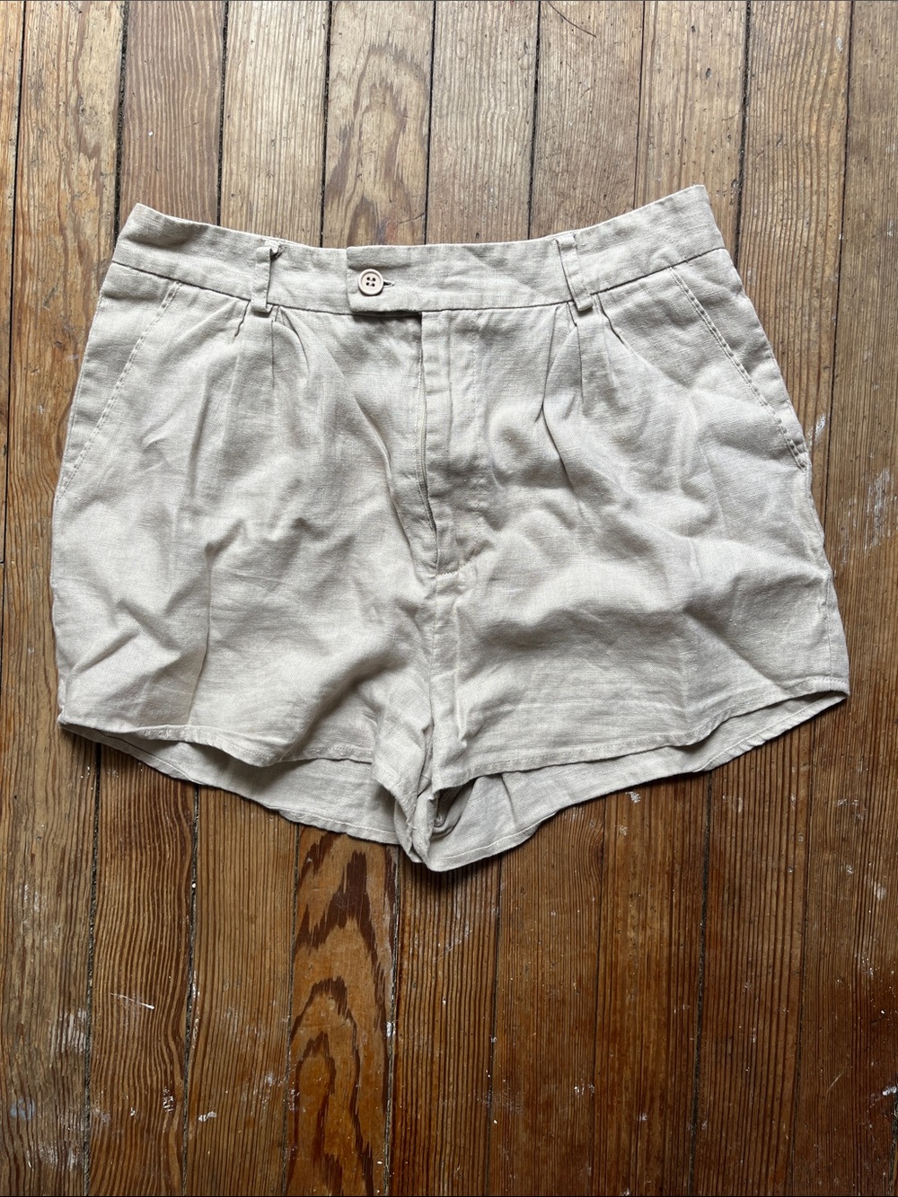 100% Linen Shorts Shorts in Beige